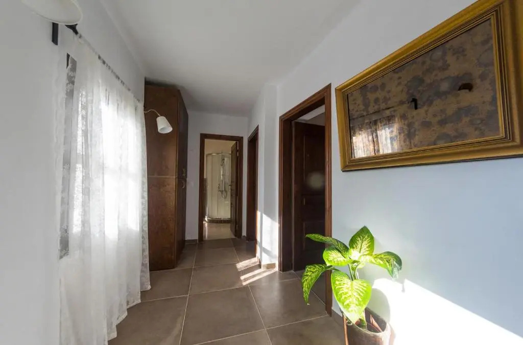 Villa Leon - Private courtyard serenity