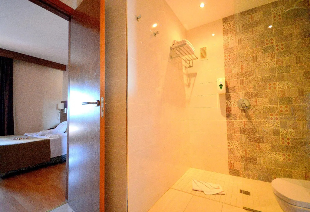 Hotel Adonis Plaza