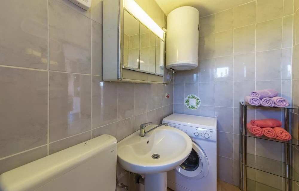 Awesome Home In Valtura