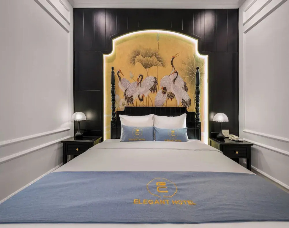 The Elegant Boutique - Hue