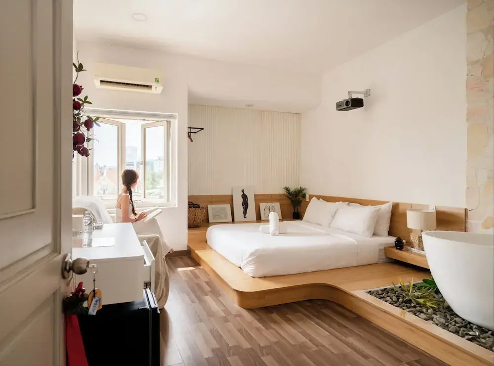 Chạms Hotel & Homestay