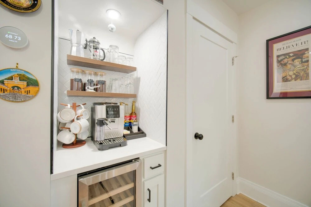 Tremont Retreat w/ Putting Green Near Downtown