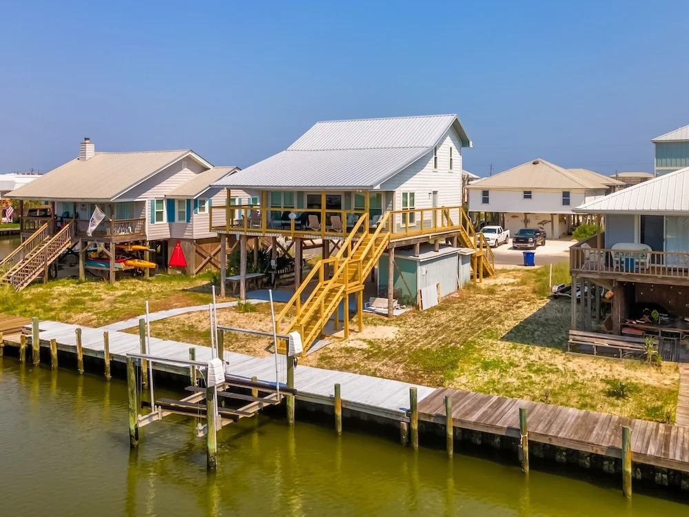 Bridgeview Cottage - 2228 Mallard 3 Bedroom Home by RedAwning