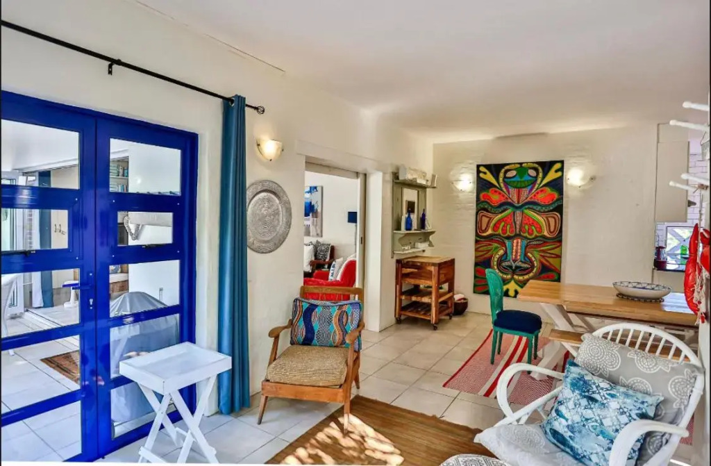 32 Akrotiri - Families only