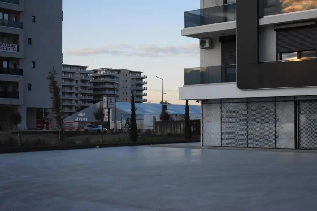 Apartment By The Lake with a View