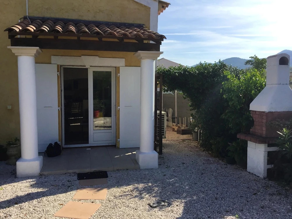 House With 2 Bedrooms in Gonfaron, With Enclosed Garden and Wifi - 30 km From the Beach