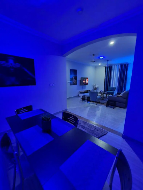 EmpireLux Middle Floor