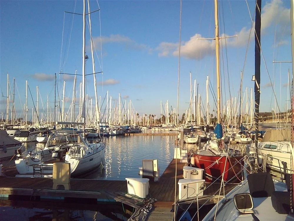 Dockside Yacht Lodging