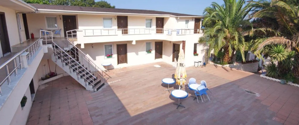 Amadeus Motel
