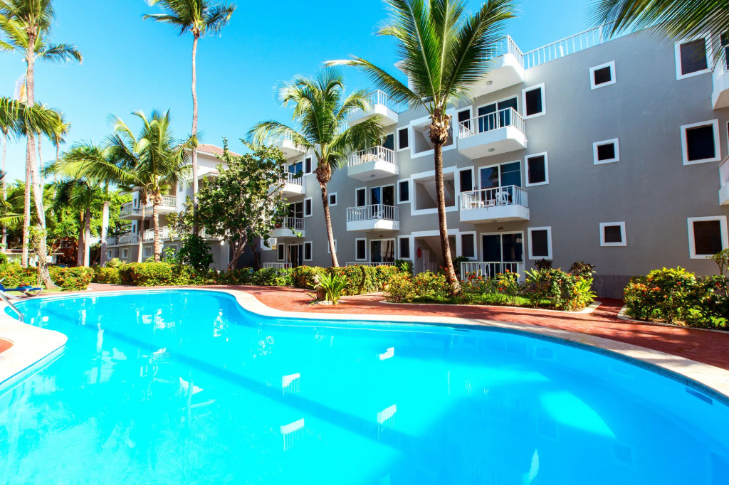 Tropicana Suites Deluxe Beach Club & Pool