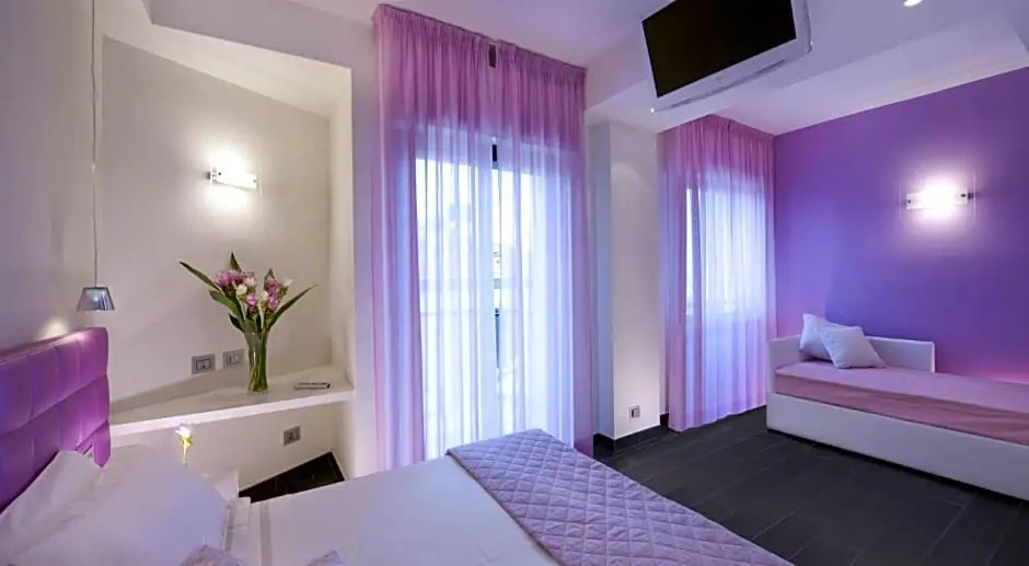 Hotel 2000