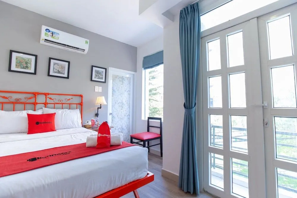 Reddoorz @ Trung Son Residence 2