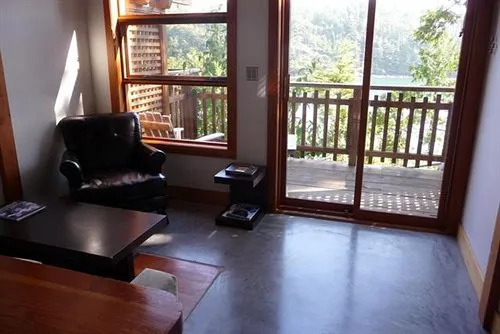 He-Tin-Kis Lodge