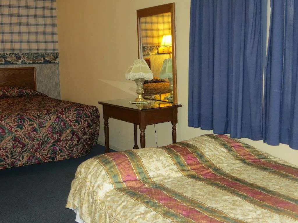 Holiday Motel