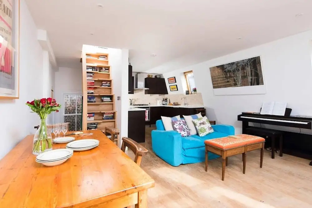 Lovely, Spacious 1BR Central Flat