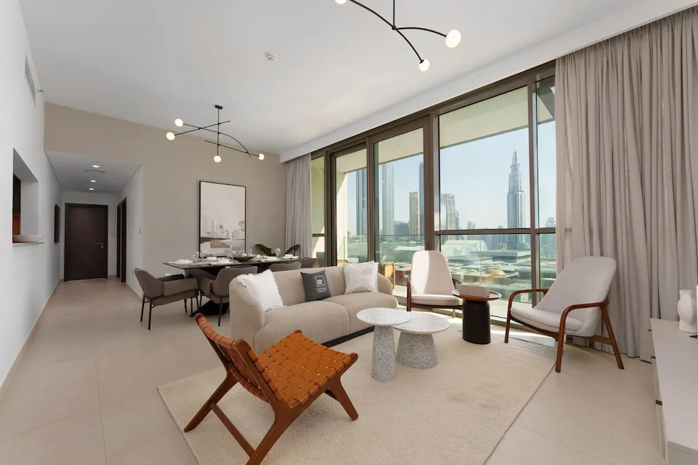 Maison Privee - Luxury Apt with Burj Khalifa Vw & Direct Mall Access