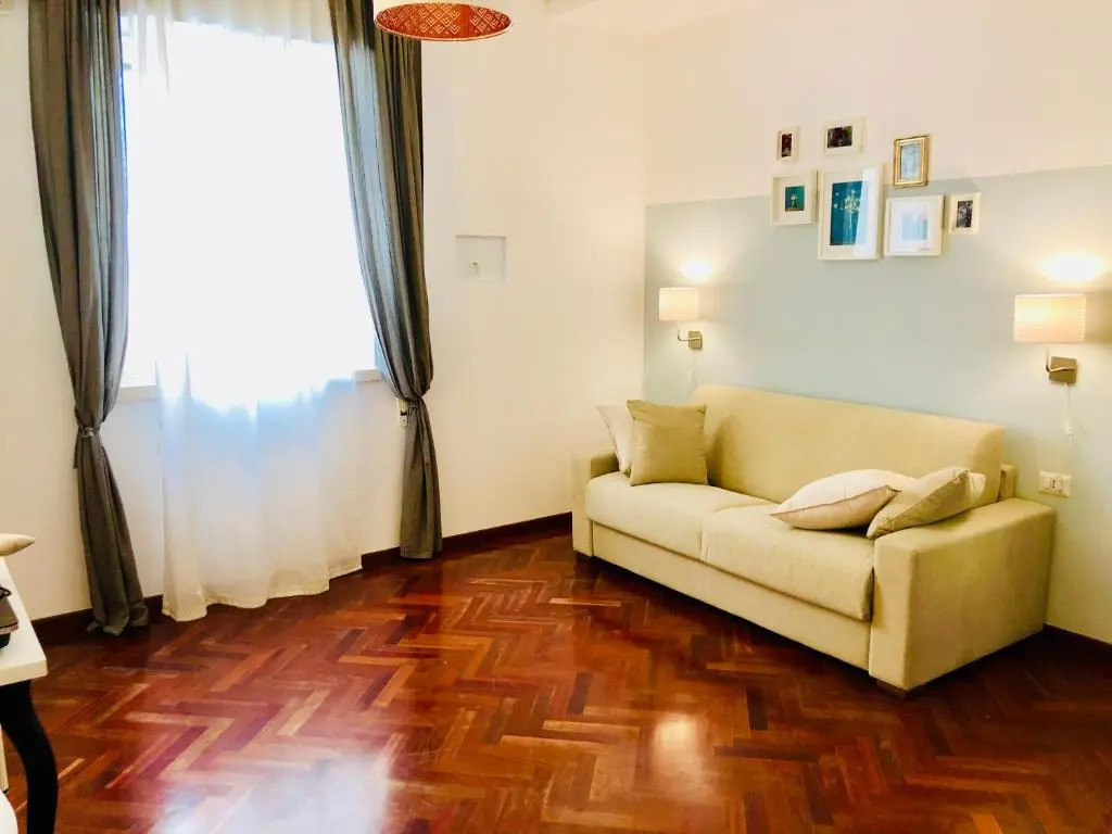 Laurus Sicilian Holiday