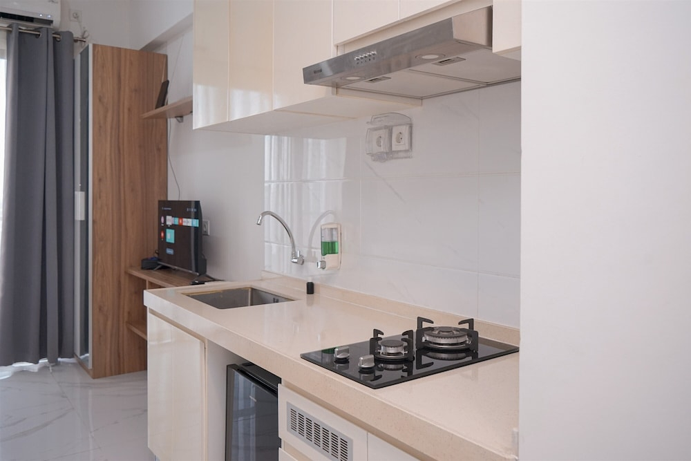 Cozy And Best Location Studio At Sky House Bsd Apartment