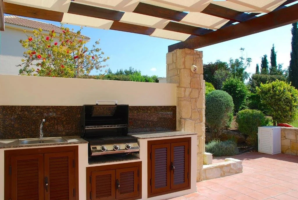 3 BR Villa Limni