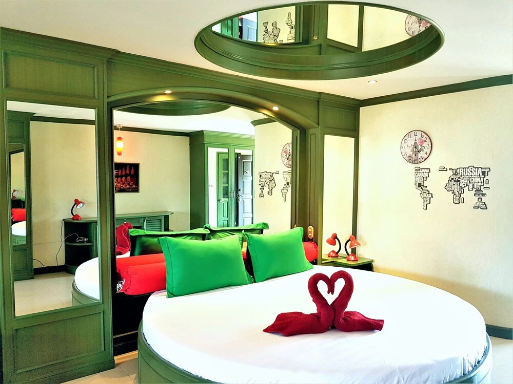 Phuket Palace 2 Patong Beach by PHR
