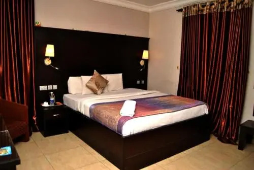 Royal Jatoz Hotels