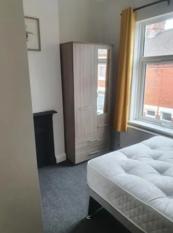 Townhouse @ 33 Kinver Street Stoke
