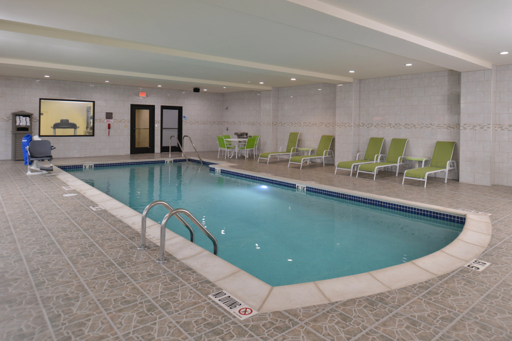 Holiday Inn Express & Suites Dearborn SW - Detroit Area by IHG