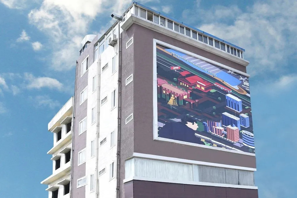 Hotel Golden Amulya Rest Wings Near International Airport