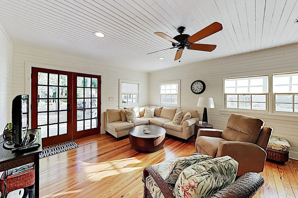 New Listing! Longboard House W/ Pool & Hot Tub 3 Bedroom Home