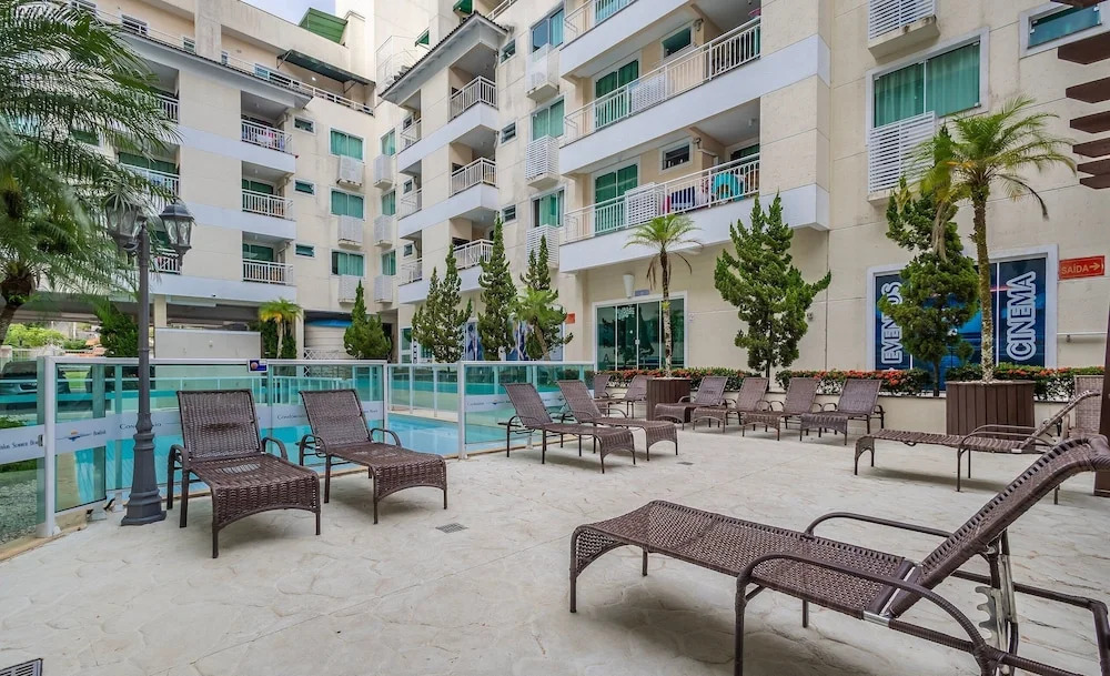 Apts in Condo w/ Pool and Gym 450m From the Beach - SBH