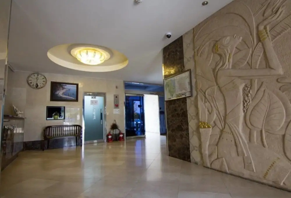 Main Motel