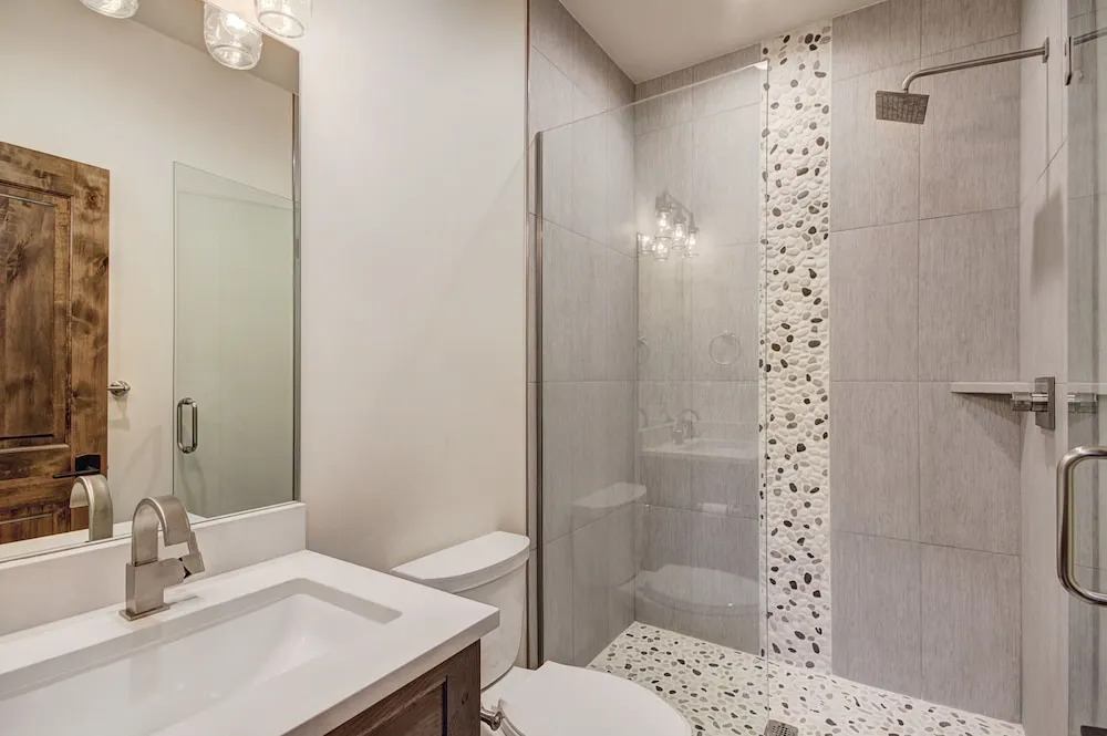 5th Ave #2 3br 3ba 3 Bedroom Townhouse