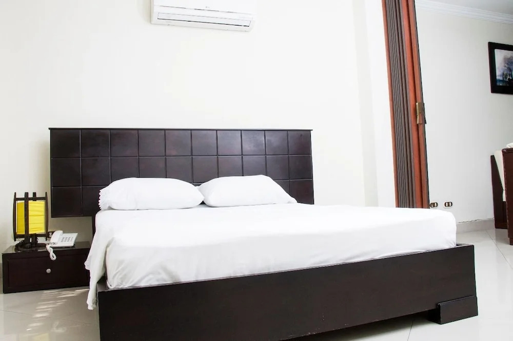 Shofar Apartahotel