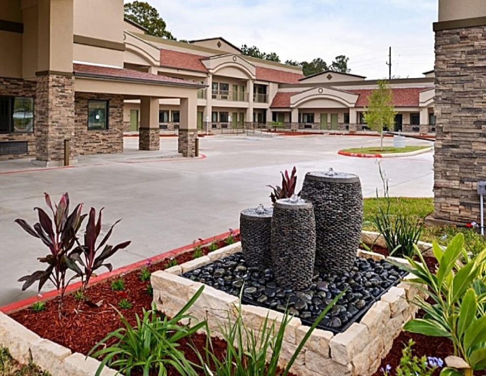 Scottish Inn & Suites - Conroe