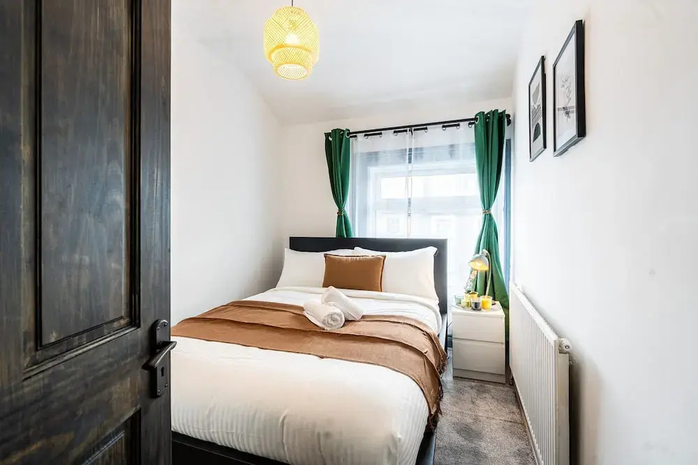 Spacious 2BR Maisonette 2 Baths Huge Lounge