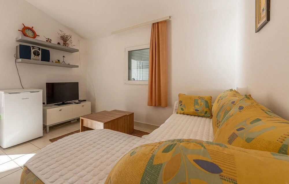 Nice Apartment in Vir With 1 Bedrooms and Wifi