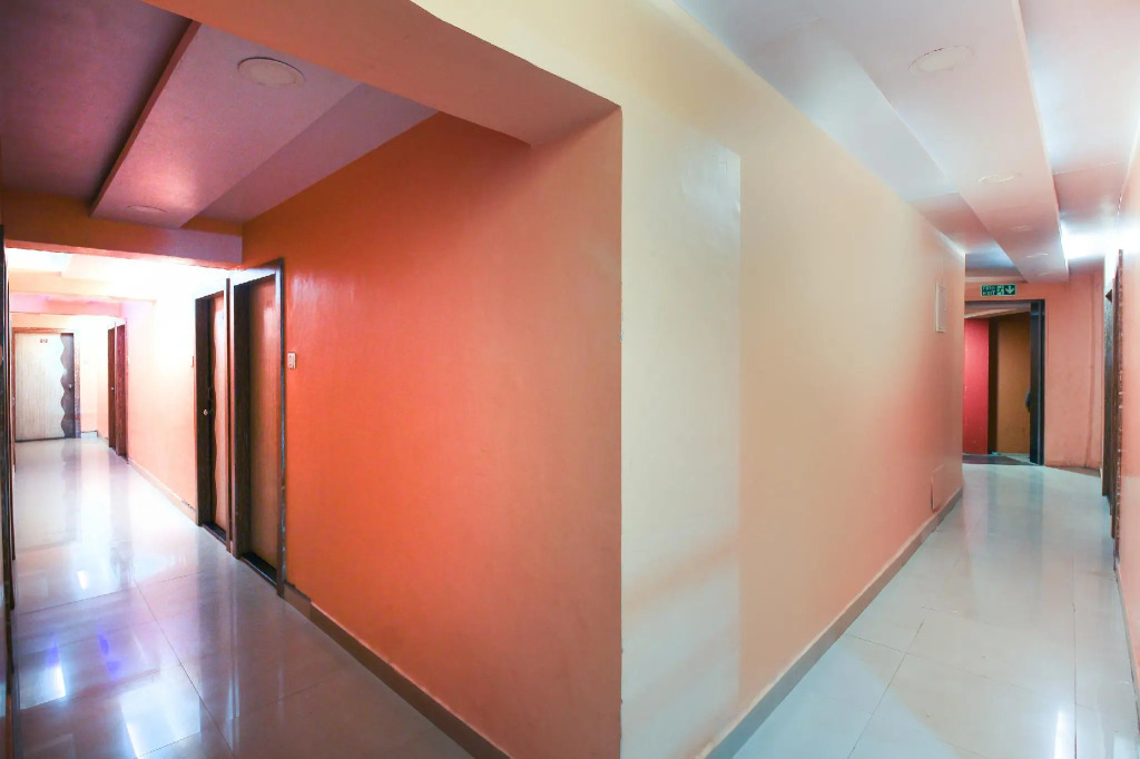 OYO 60657 Hotel Nobel Executive