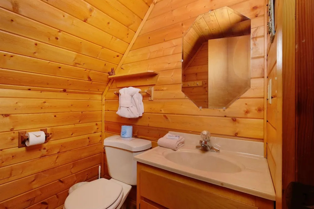 Ultimate Seclusion 1 Bedroom 2 Bathrooms Cabin