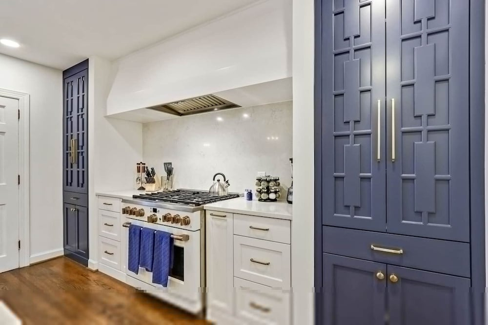 Luxe Cozy Buckhead 4BD 3 5 Private Sleeps 8