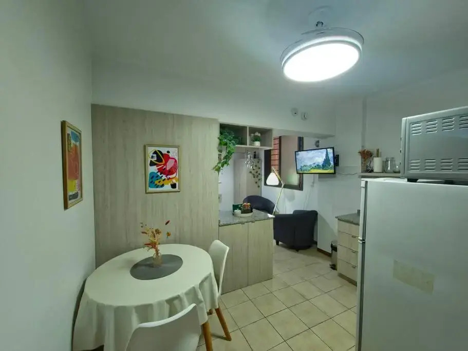 Fresh Studio Apartment near Colon Street in downtown