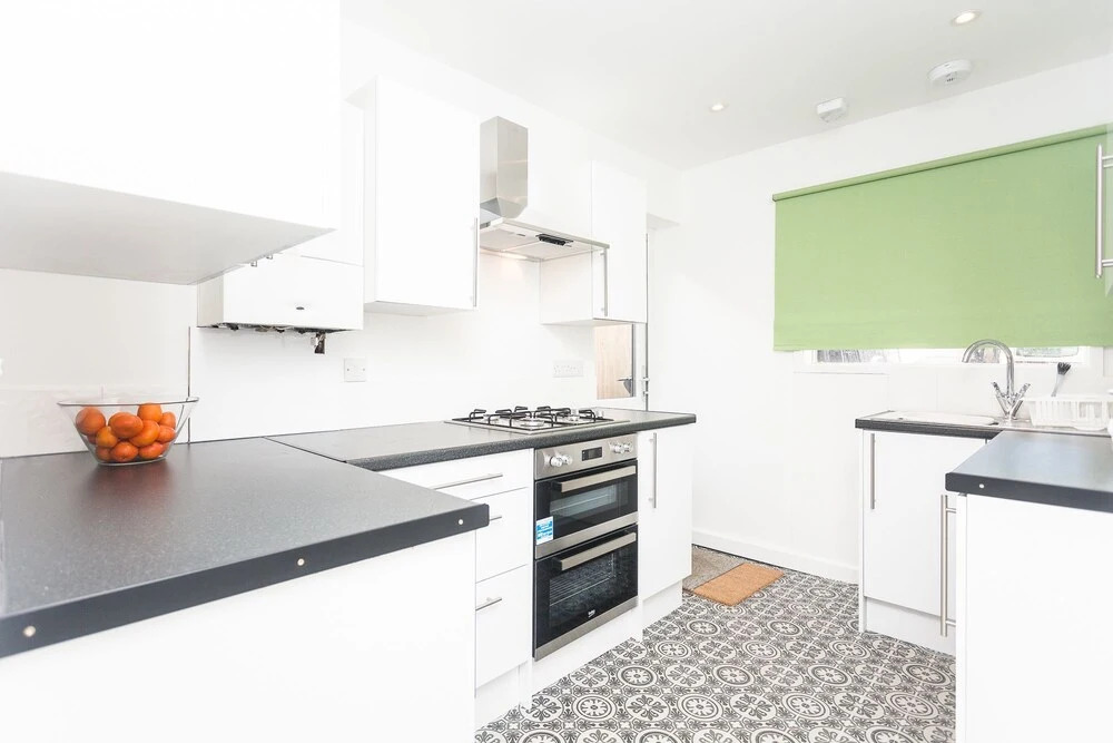 4 BR Townhouse, 10 Minutes From City Centre