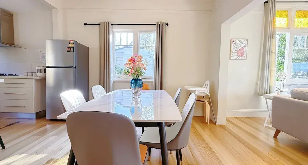 StayAU 2BR Home w/ Stunning Views in Tasmania