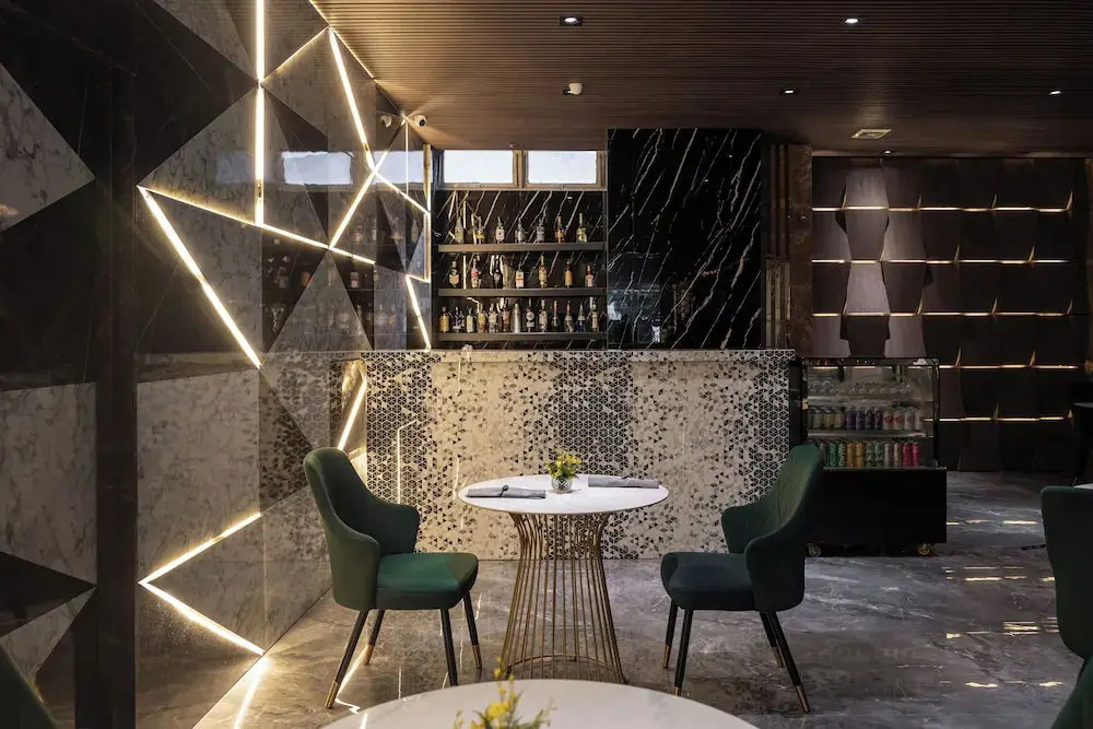 Acnos Hotel