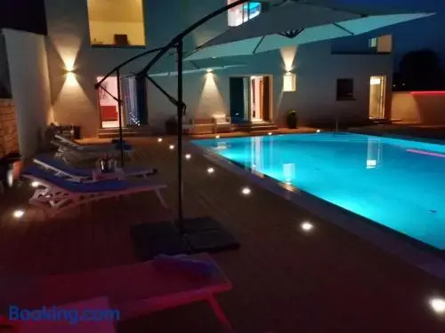 Rooms and Apartment Pina