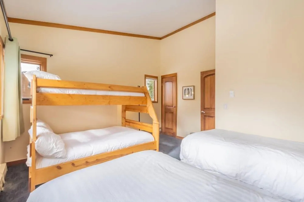 Tennis Townhome #1337 by Summit County Mountain Retreats