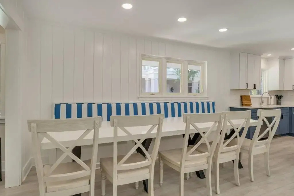 Luxury Beach House - 2min Walk to Beach - Private Pool - Group & Dog Friendly