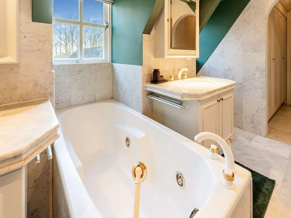 Beautiful Villa in Drunen with Private Heated Pool