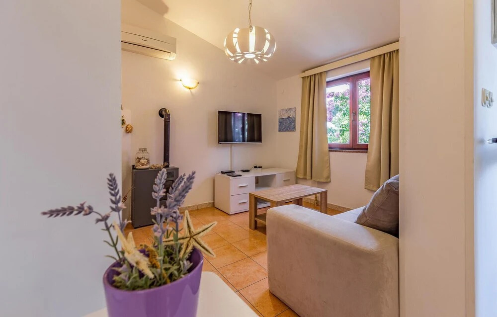 Nice Apartment in Premantura With Wifi and 2 Bedrooms