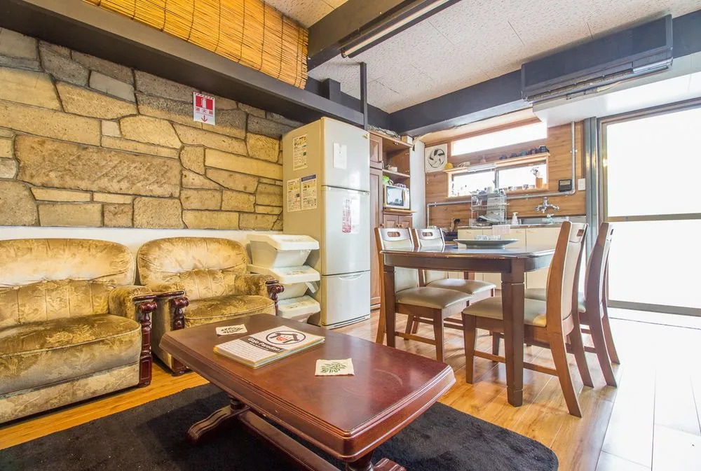 Gojo Paradiso homes restaurant and bar - Hostel