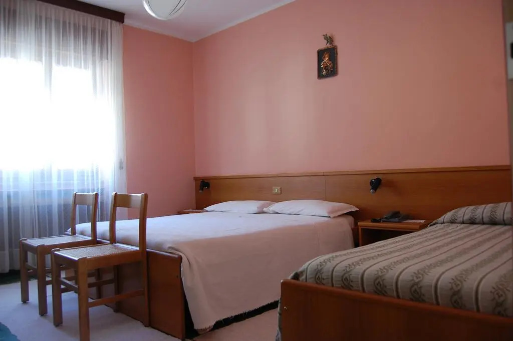 Albergo Motel Dosdè B&B